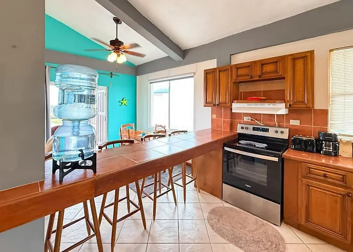 C303 Mara Laguna San Pedro (Ambergris Caye)