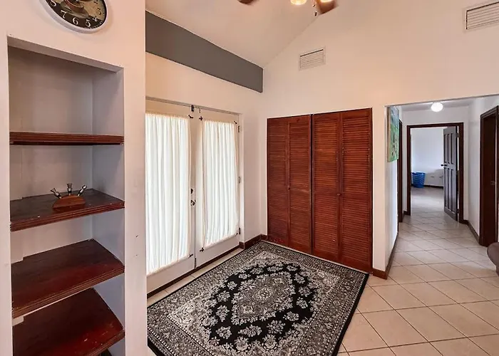 C303 Mara Laguna *