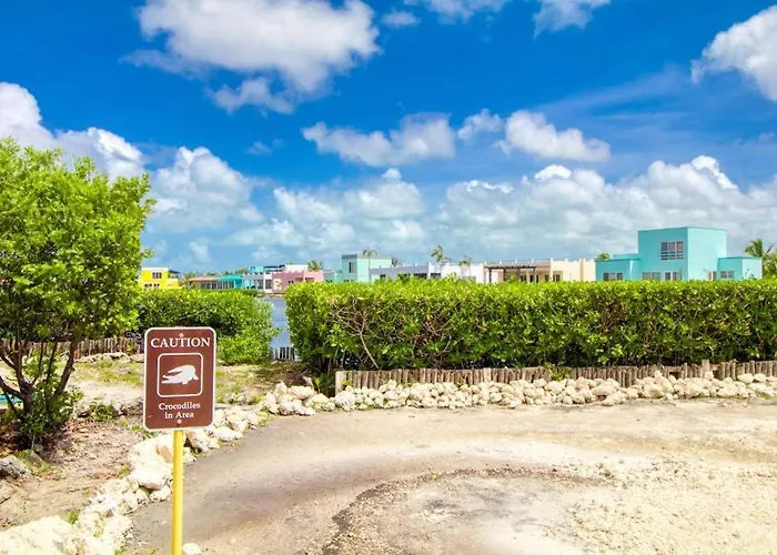 C303 Mara Laguna * San Pedro (Ambergris Caye)